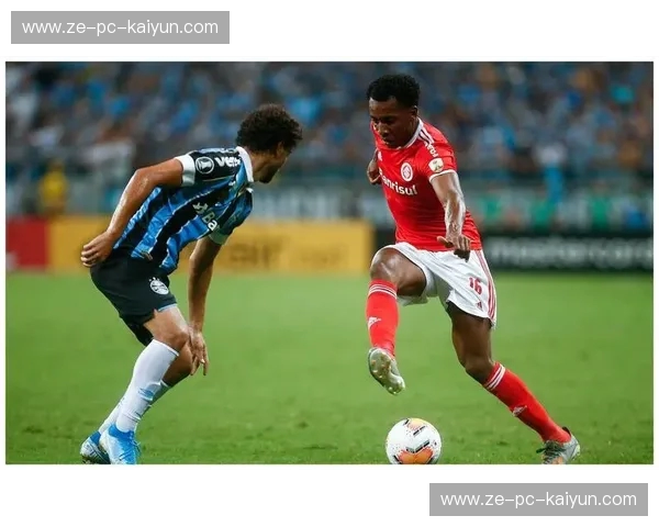 绿茵激战：科里蒂巴与福塔雷萨的尊严之战，谁能主宰库托佩雷拉的深夜？